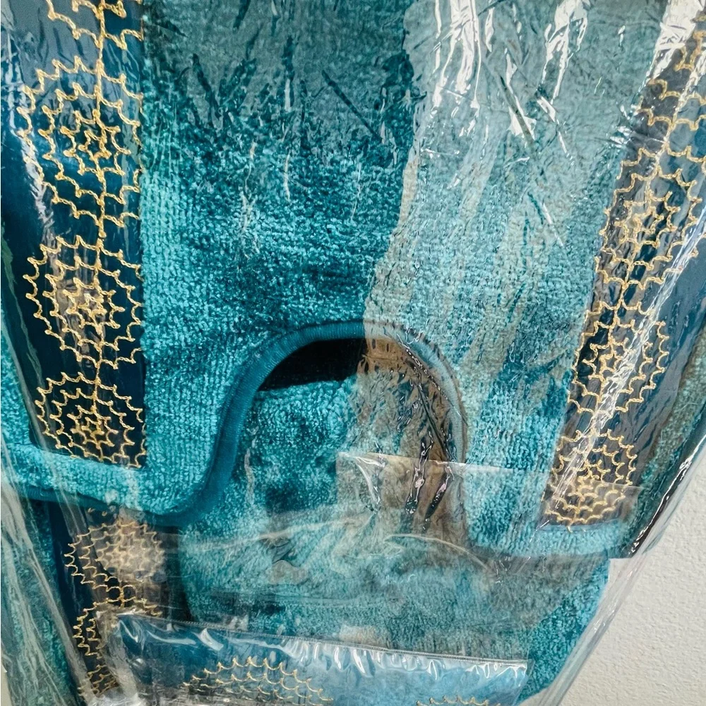 Luxurious Teal and Gold 19-Piece Bath Set